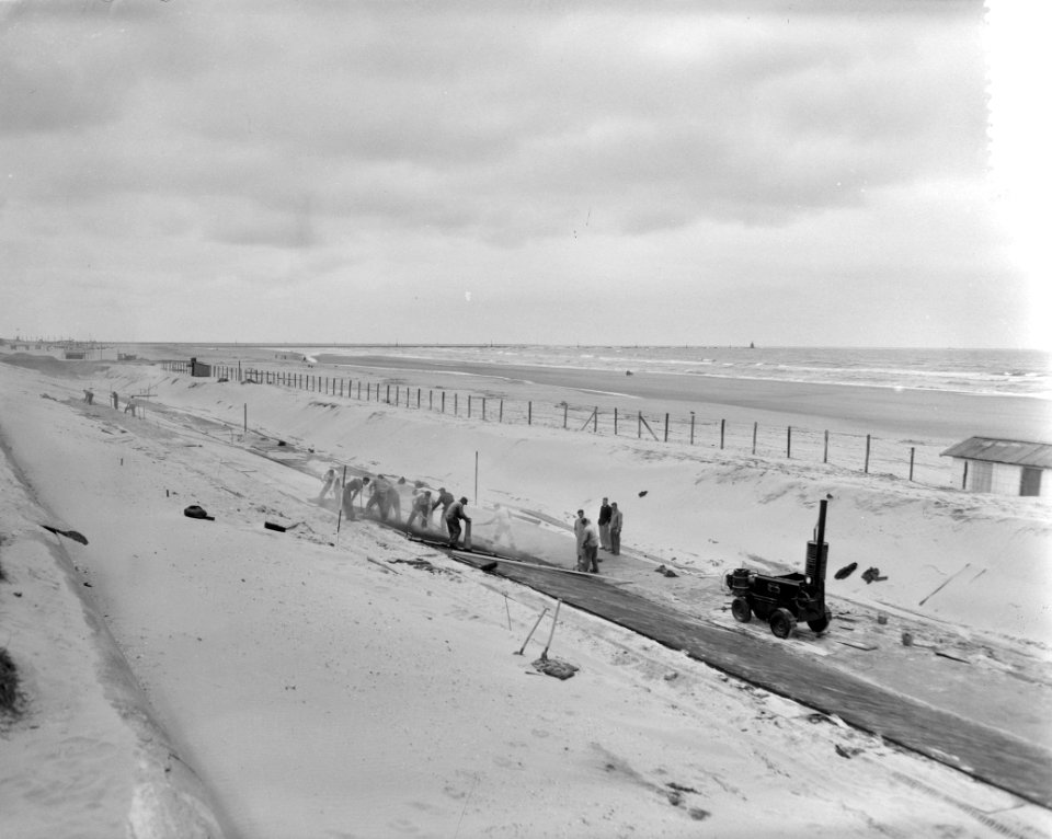 Aanleg asfaltglooiing Hoek van Holland, Bestanddeelnr 907-8442