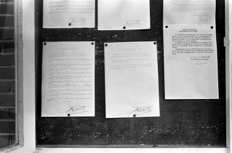 Aankondiging huwelijksaktie opgehangen door de heer De Boer op stadhuis te Baarn, Bestanddeelnr 918-8023