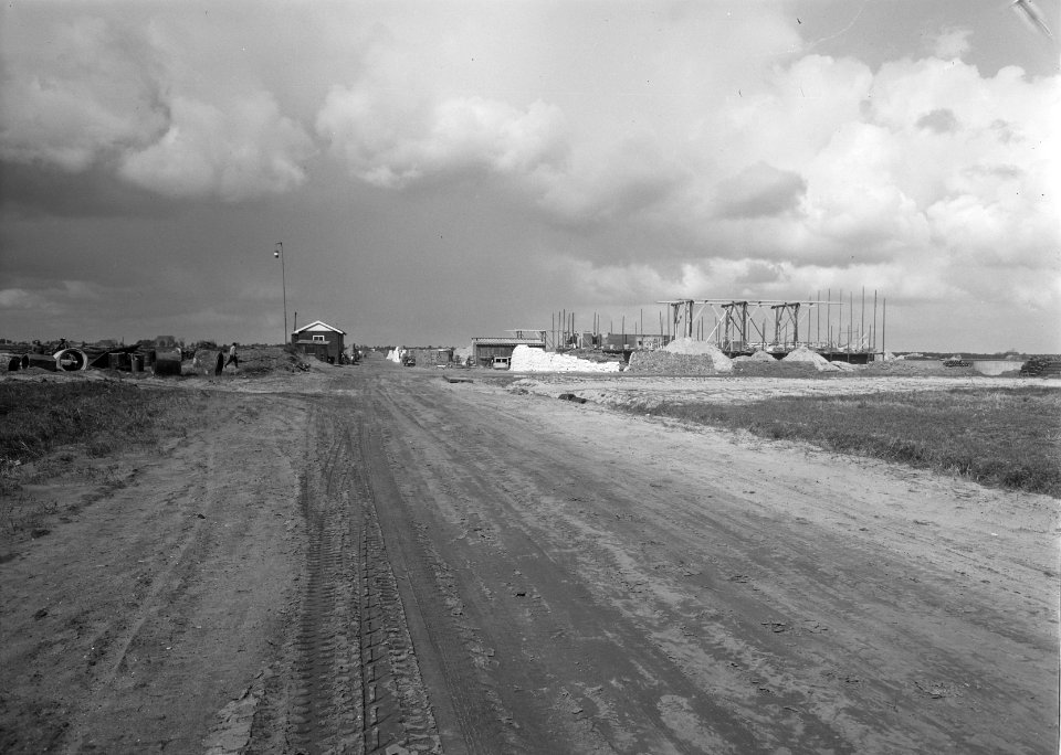 Aanleg, wegen, dijken, spaarbekkens, ruilverkaveling, boerderijen, Bestanddeelnr 161-0301