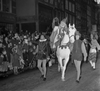 Aankomst Sint Nicolaas . Tocht door Amsterdam, Bestanddeelnr 905-4258