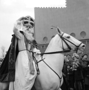 Aankomst Sint Nicolaas , Parkkade Rotterdam, Bestanddeelnr 910-8432