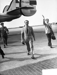 Aankomst Robert Ford uit Chinese gevangenschap op Schiphol, Bestanddeelnr 907-1983