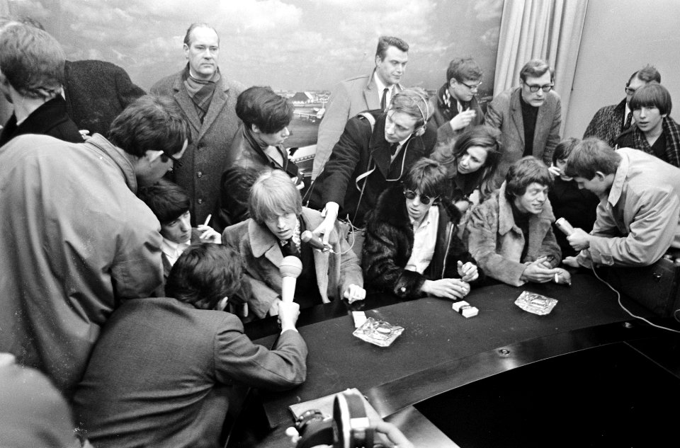 Aankomst Rolling Stones op Schiphol, Rolling Stones in perskamer, Bestanddeelnr 918-9634