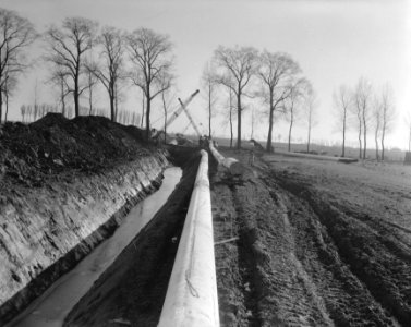 Aanleg van de Rotterdam Rijn oliepijpleiding tussen Moerdijk en Lage Zwaluwe, Bestanddeelnr 910-1371