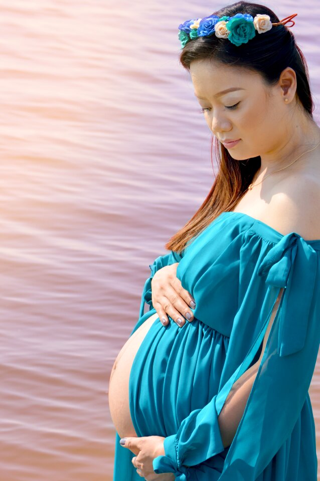 Fashion flower crown baby bump