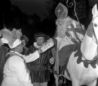Aankomst Sint Nicolaas . Tocht door Amsterdam, Bestanddeelnr 905-4265