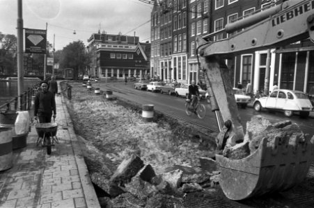 Aanleg van de vrije trambaan op de hoek Singel en Spuistraat in Amsterdam, Bestanddeelnr 925-5893