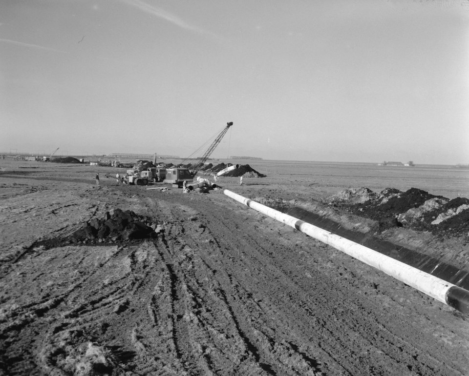 Aanleg van de Rotterdam Rijn oliepijpleiding tussen Moerdijk en Lage Zwaluwe, Bestanddeelnr 910-1372