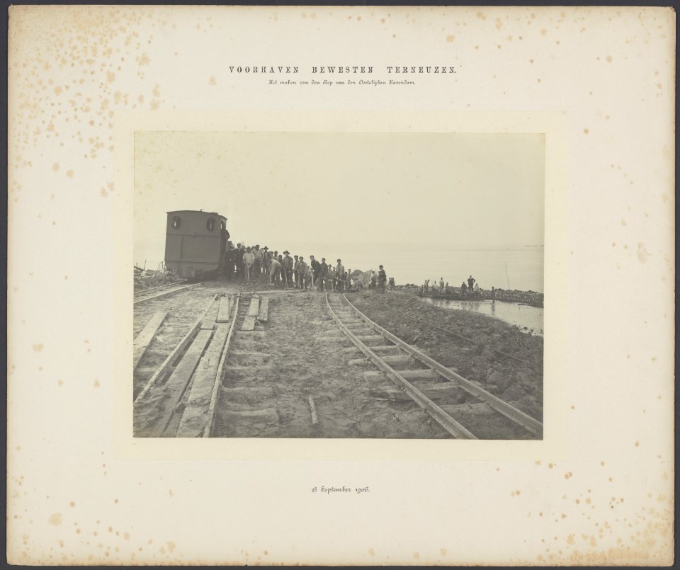 Aanleg van de kop van de oostelijke havendam van de voorhaven, bewesten Terneuze, Bestanddeelnr 804