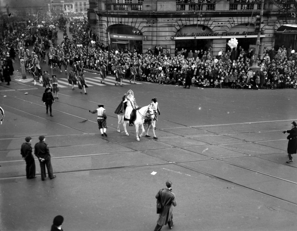 Aankomst Sint Nicolaas , Amsterdam, Bestanddeelnr 906-8522
