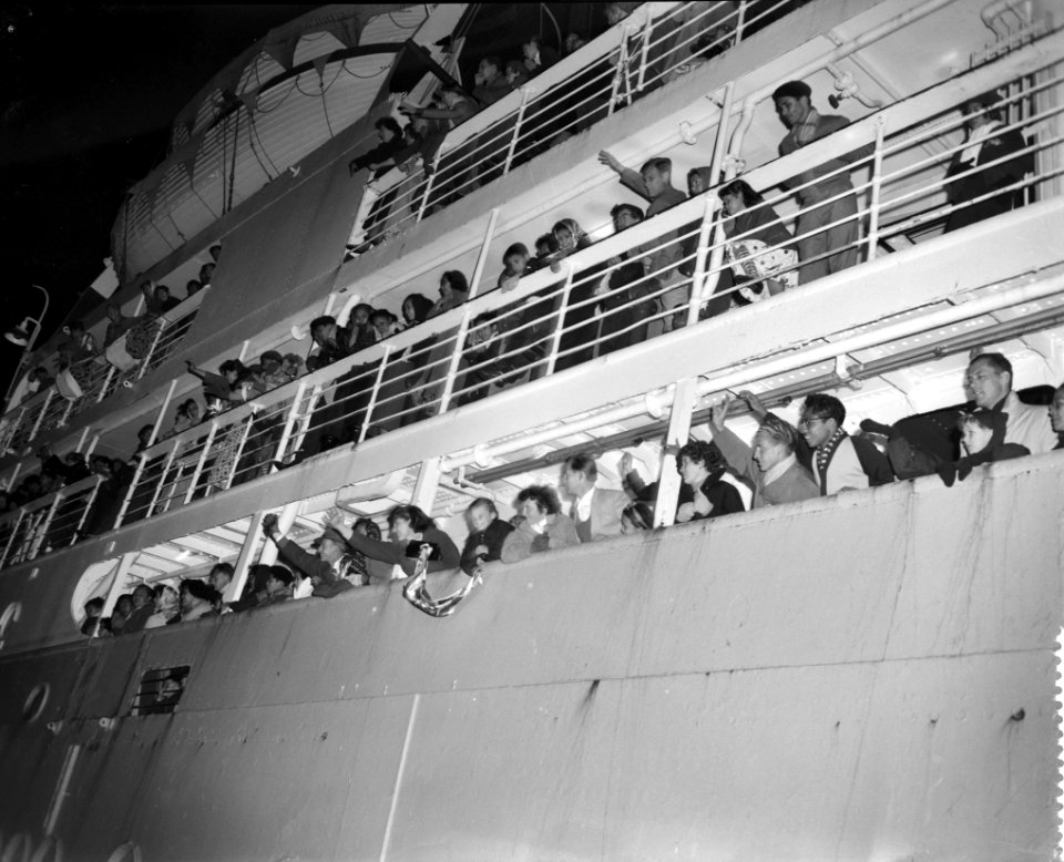 Aankomst Sibajak in Rotterdam in aanwezigheid van koningin Juliana, Bestanddeelnr 909-2642