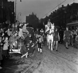 Aankomst Sint Nicolaas . Tocht door Amsterdam, Bestanddeelnr 905-4260