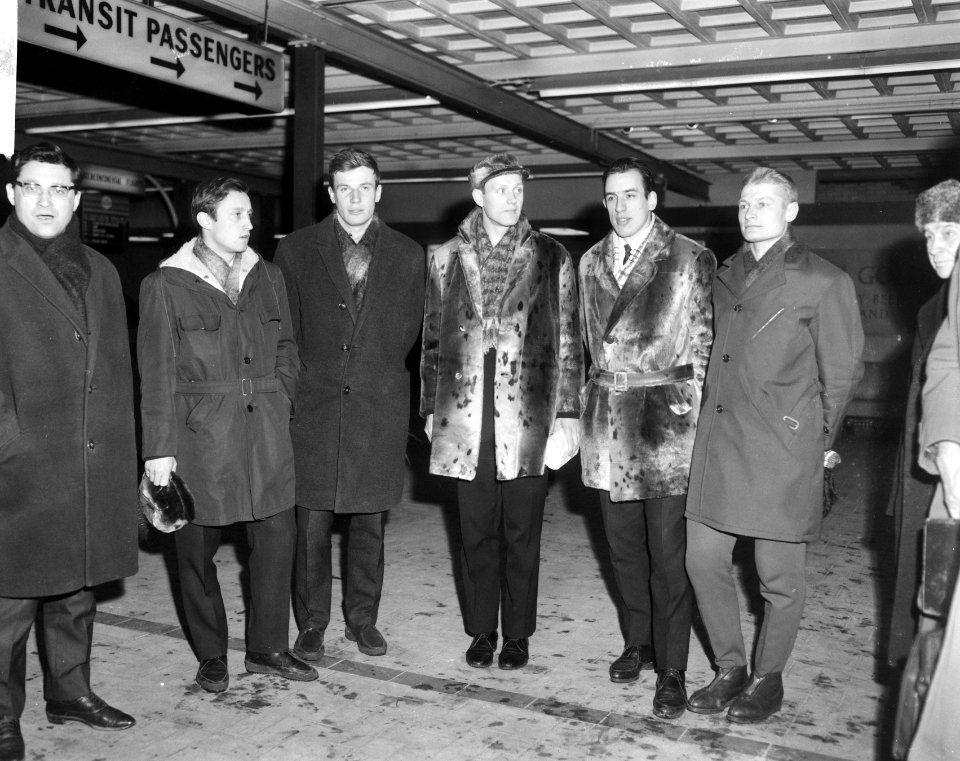 Aankomst Russische schaatsploeg op Schiphol, Bestanddeelnr 918-6854