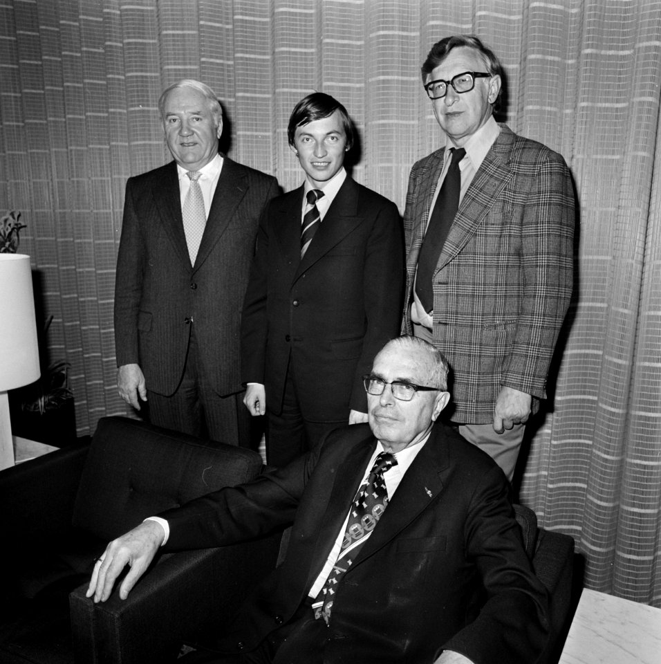 Aankomst schakers Smyslov en Karpov op Schiphol, Bestanddeelnr 929-3592