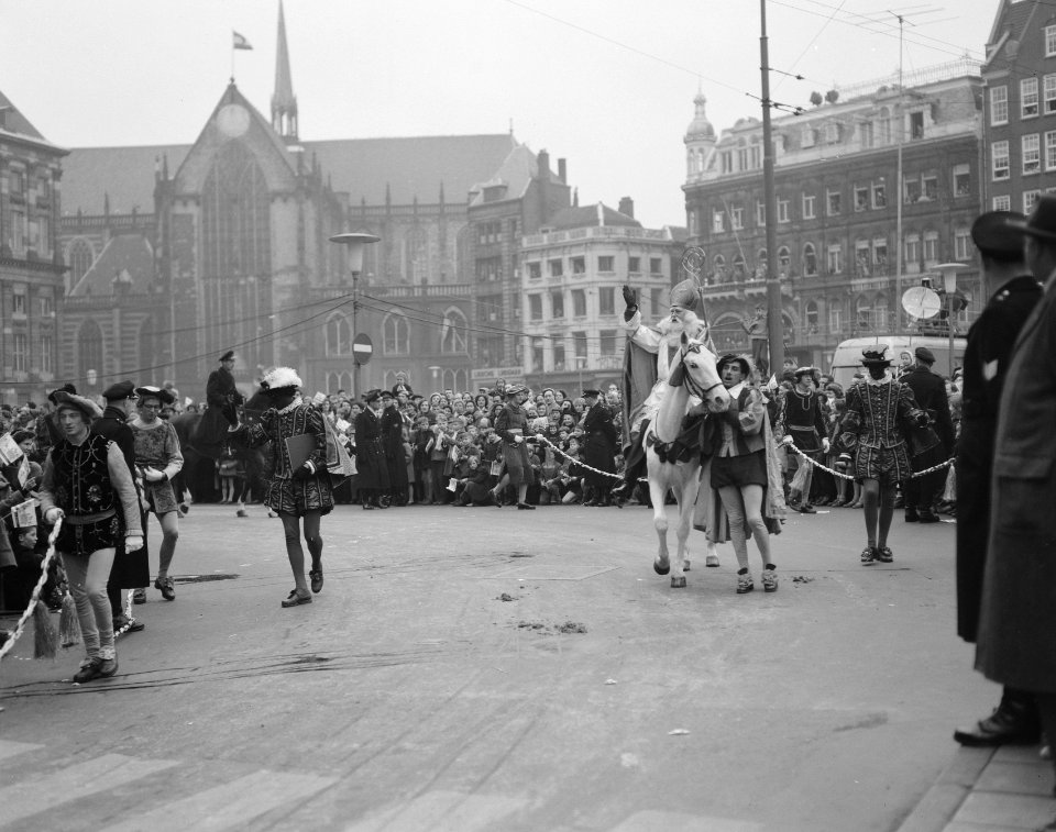 Aankomst St Nicolaas te Amsterdam, Bestanddeelnr 908-1529