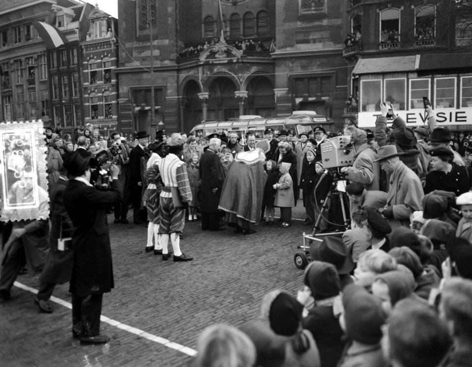 Aankomst Sint Nicolaas , Amsterdam, Bestanddeelnr 906-8526