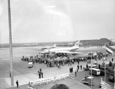 Aankomst Russisch straalvliegtuig op Schiphol, Bestanddeelnr 909-6956