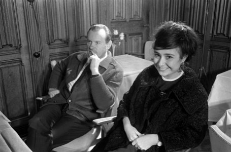 Aankomst Russisch Staatsorkest op CS Amsterdam. Maxim Sjostakowitsj , Liana Isak, Bestanddeelnr 920-8814