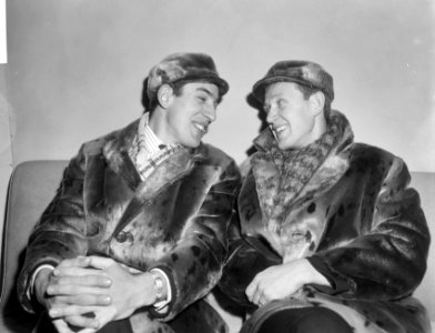 Aankomst Russische schaatsploeg op Schiphol, links Ant Antson en rechts Victor K, Bestanddeelnr 918-6850