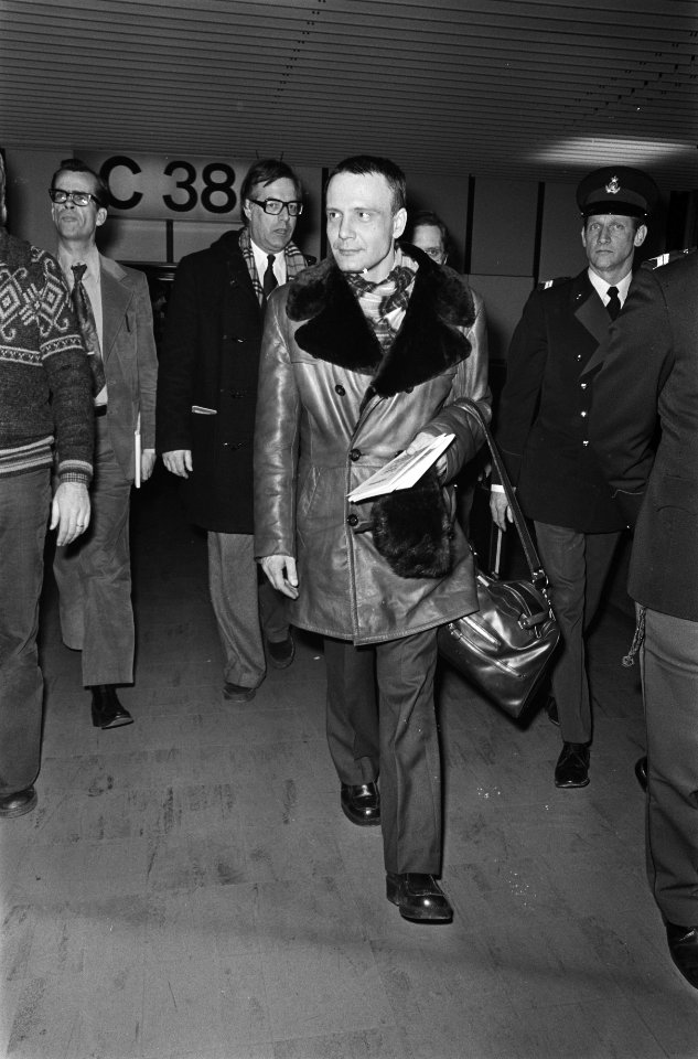 Aankomst Russische dissident Boekovsky op Schiphol, Bestanddeelnr 928-9791