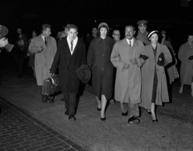 Aankomst sultan Hamid II van Pontianak op Schiphol, Bestanddeelnr 909-9558