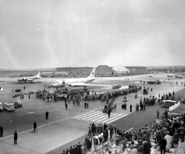 Aankomst Russisch straalvliegtuig op Schiphol, Bestanddeelnr 909-6957