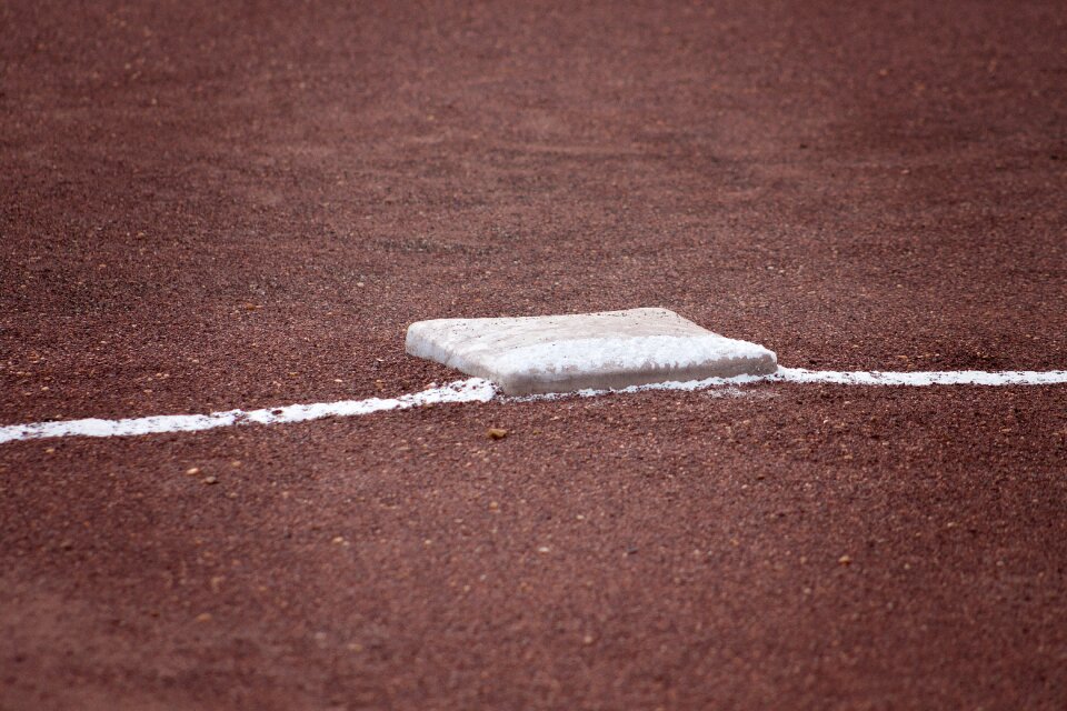 Field sport ballgame