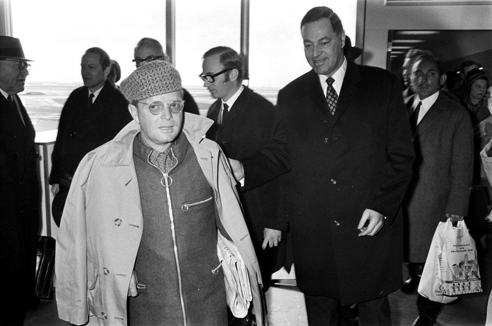 Aankomst schrijver Truman Capote op Schiphol voor de première van de film In Ko, Bestanddeelnr 921-1632