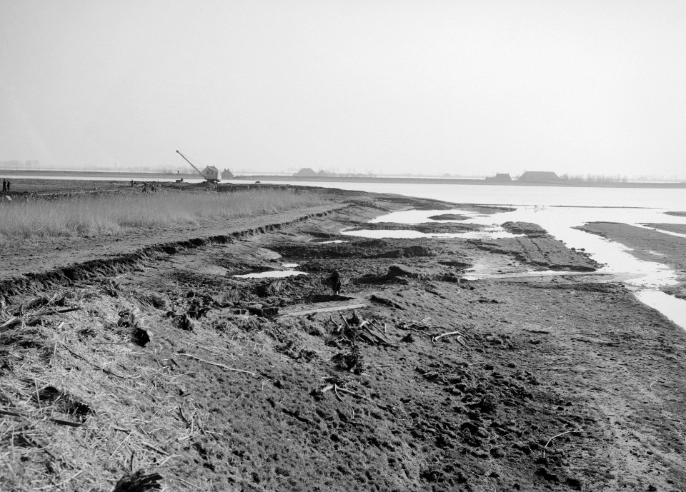Aanleg en verbeteren van wegen, dijken en spaarbekken weggespoelde dijk, Rodevaa, Bestanddeelnr 161-0068