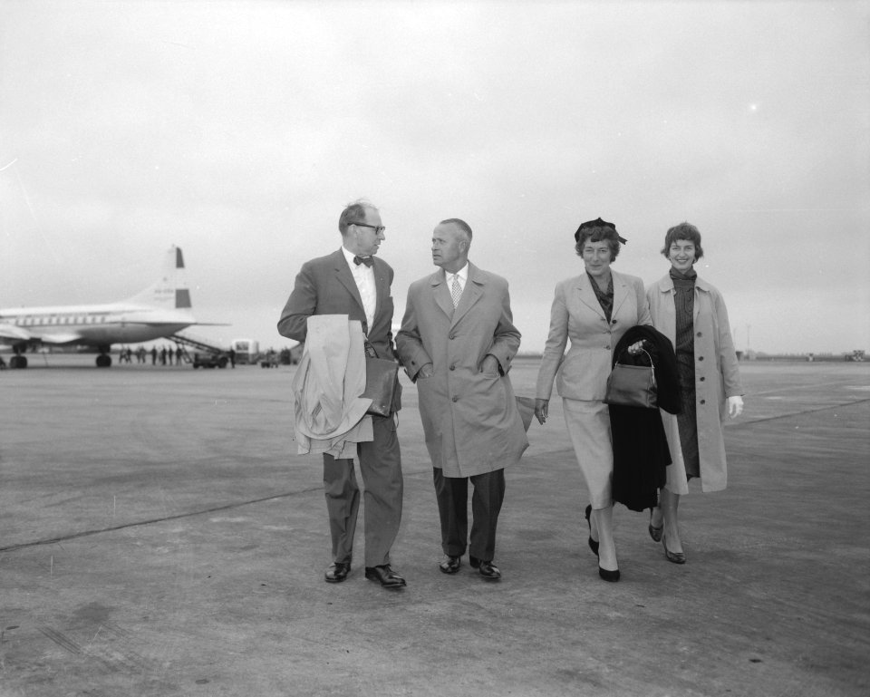 Aankomst secretaris-generaal van de International Civil Aviation Organization Mr, Bestanddeelnr 909-7647