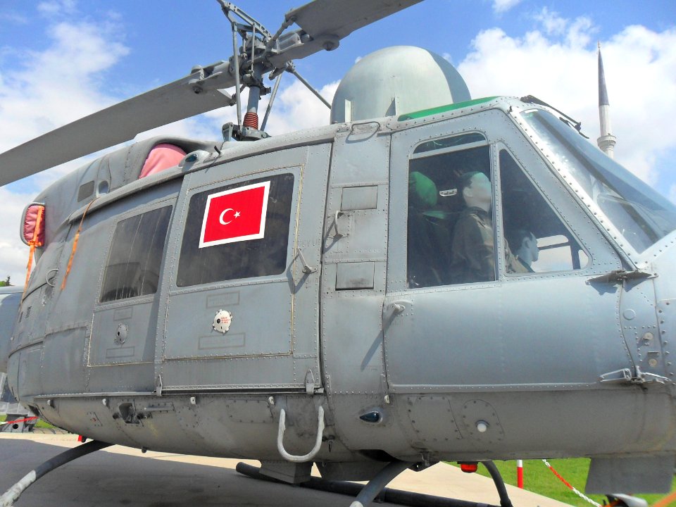 AB 212 sağ yakın