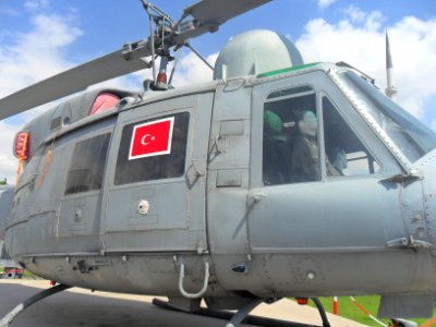 AB 212 sağ yakın