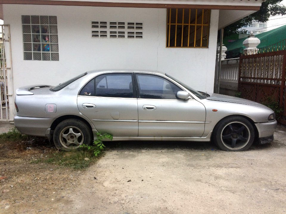 Abandoned Mitsubishi Galant Ultima in Samutprakarn Thailand 01