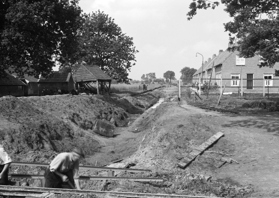 Aanleg en verbeteren van wegen, dijken en spaarbekken, demping, dwarsgat, Bestanddeelnr 161-0151