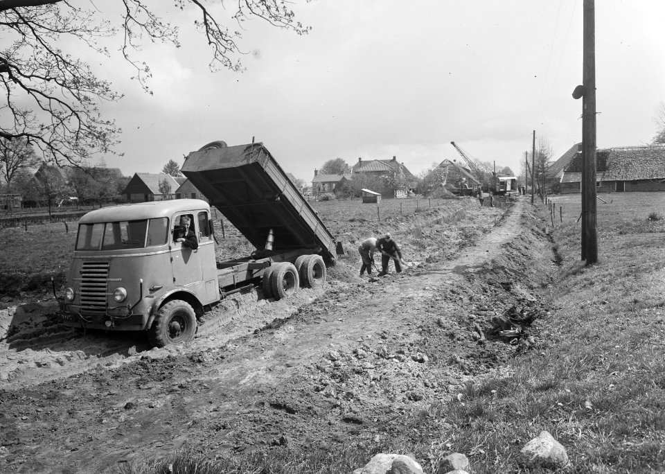 Aanleg en verbeteren van wegen, dijken en spaarbekken, Bestanddeelnr 161-0299