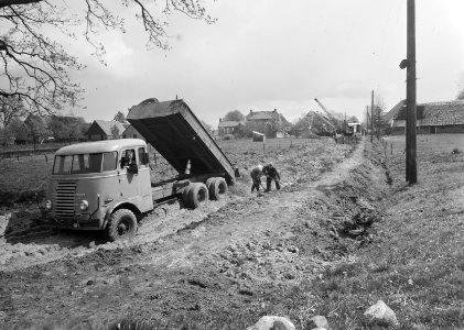 Aanleg en verbeteren van wegen, dijken en spaarbekken, Bestanddeelnr 161-0299