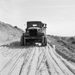 Aanleg en verbeteren van wegen, dijken en spaarbekken, cementstabilisatie, zandb, Bestanddeelnr 161-0385
