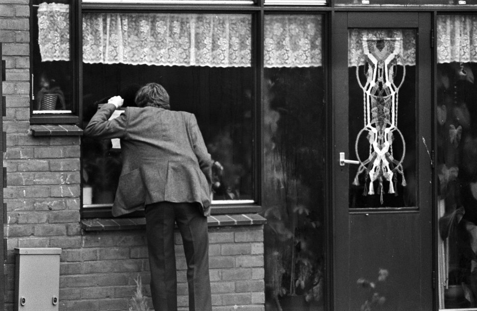 Aantal leden Godsdienstige sekte houdt zich nog in woning in Harderwijk, een nie, Bestanddeelnr 931-1485