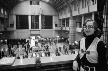 Aanstaande maandag voor het eerst vrouwen in de beurs in Amsterdam Carla Tijhof, Bestanddeelnr 927-7227