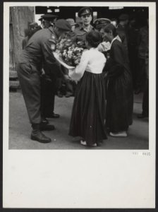 Aankomsten, militairen, internationale organisaties, CONFLICTEN, Cuden d., Poesa, Bestanddeelnr 093-0425