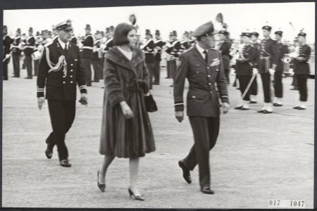 Aankomsten, koninginnen, erewachten, Anne-Marie Koningin van Griekenland, Bernha, Bestanddeelnr 017-1047