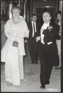 Aankomsten, minister-presidenten, Cals, Jo, Holland Festivial, Bestanddeelnr 091-0163