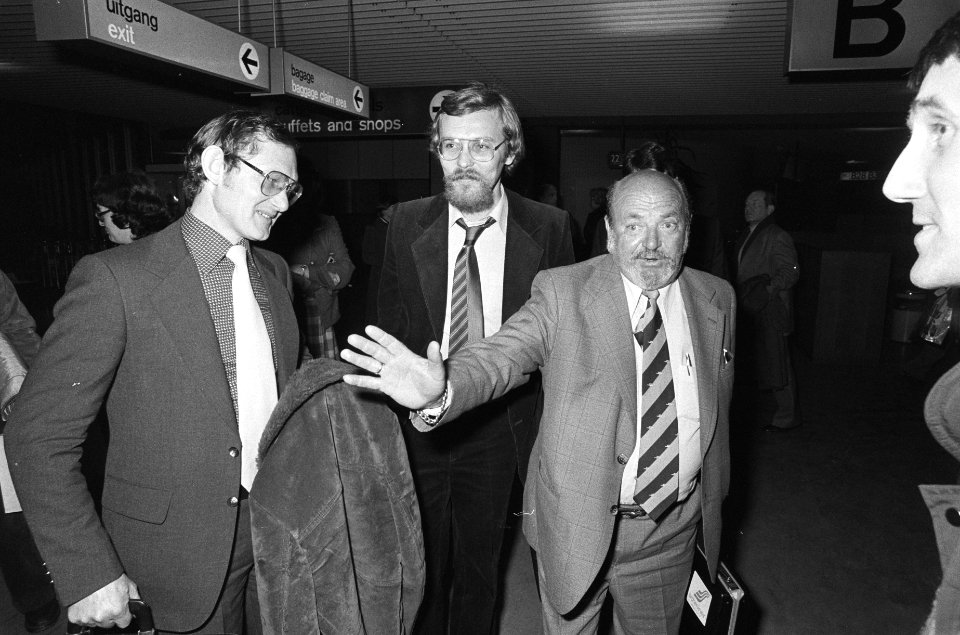 Aankomsten, evacuees, vliegvelden, Bestanddeelnr 930-1291