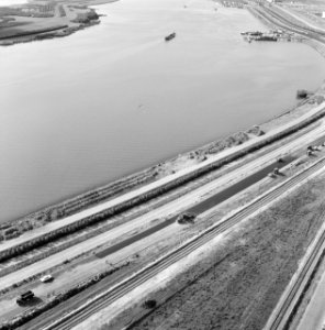 Aanleg en verbeteren van wegen, dijken, spaarbekken, europaweg, Bestanddeelnr 250-8078