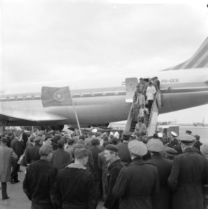 Aankomst voetbalclub Benfica op Schiphol, Bestanddeelnr 913-8242