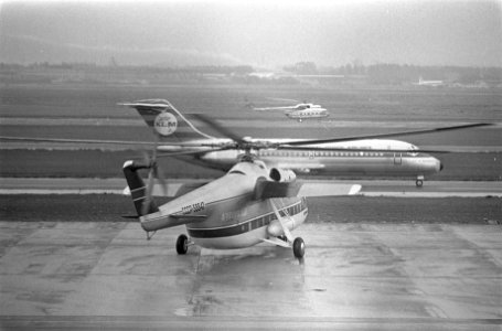 Aankomst vijf Russische reuzenhelicopters op Schiphol, Bestanddeelnr 920-3363