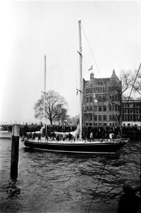 Aankomst zeilschip Flyer in Rotterdam, winnaar race rond wereld het zeilschip F, Bestanddeelnr 929-6550