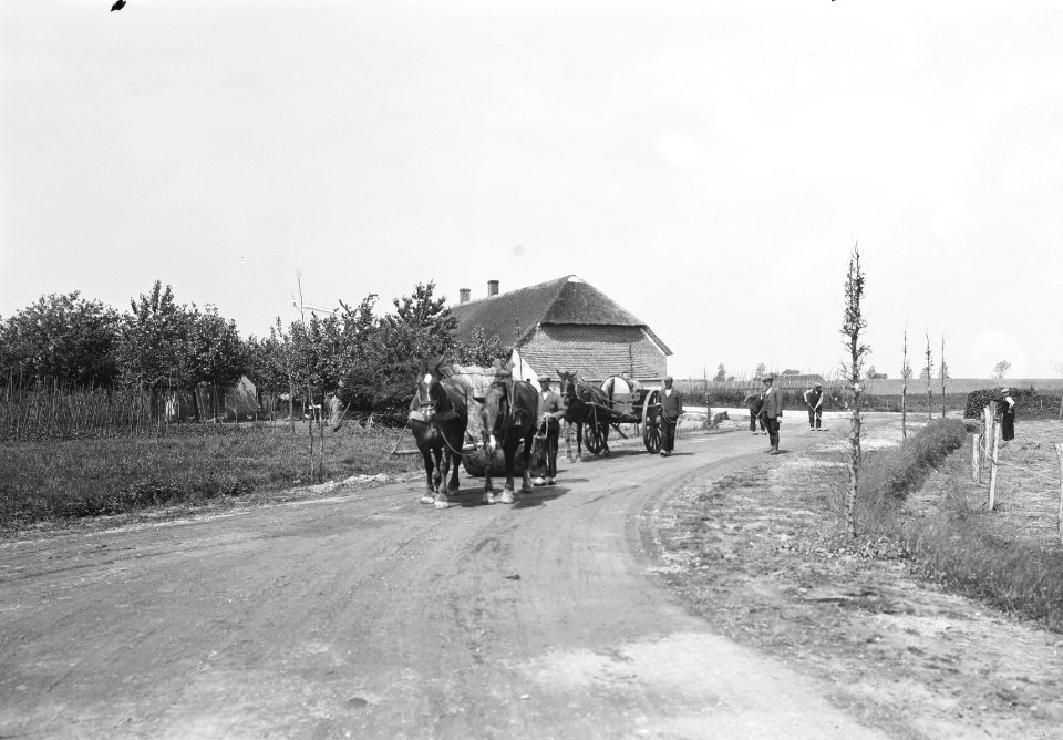 Aanleg en verbeteren van wegen, dijken, spaarbekken, De Loo, Bestanddeelnr 192-1118