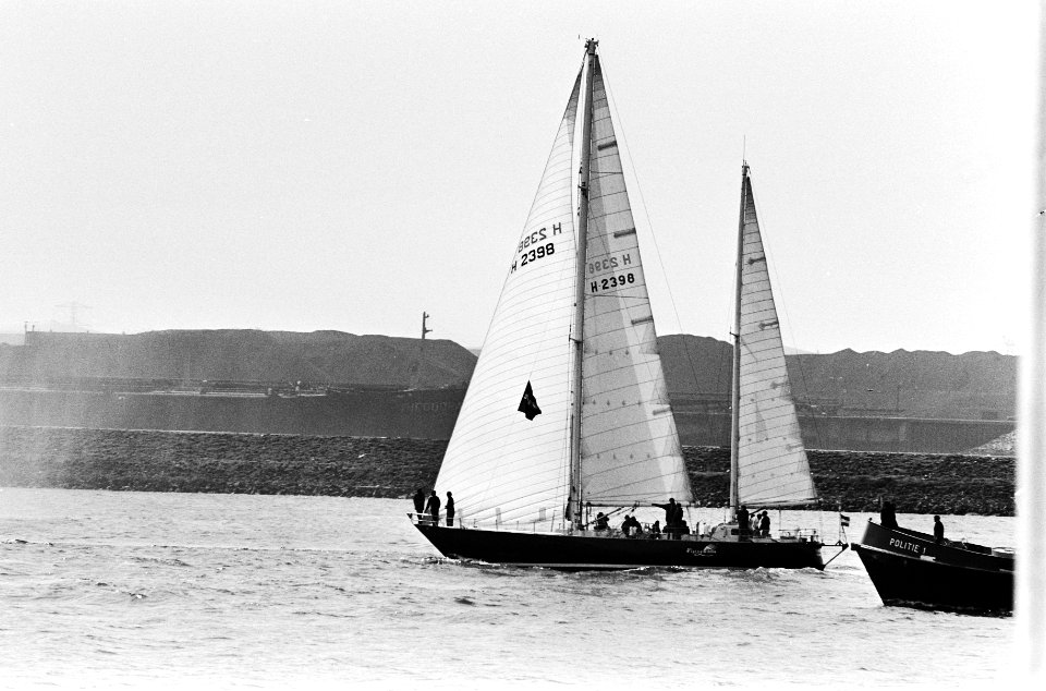 Aankomst zeilschip de Flying Wilma van Gerard Dijkst na deelname aan de Spe, Bestanddeelnr 930-8292