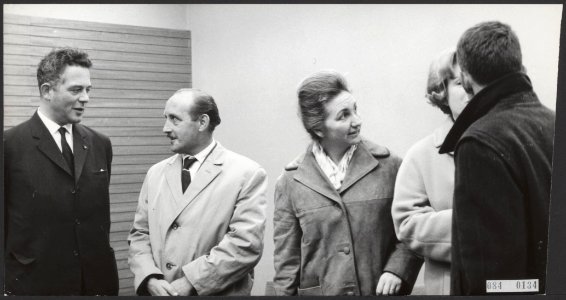 Aankomsten, persconferenties, repatrianten, Blokpoel, Blokpoel Mw, Marijnen, Vi, Bestanddeelnr 084-0134
